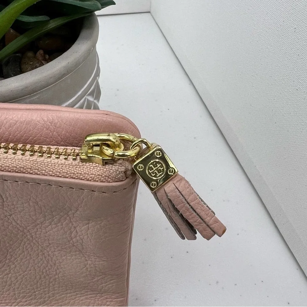 42- Tory Burch Fold Bag